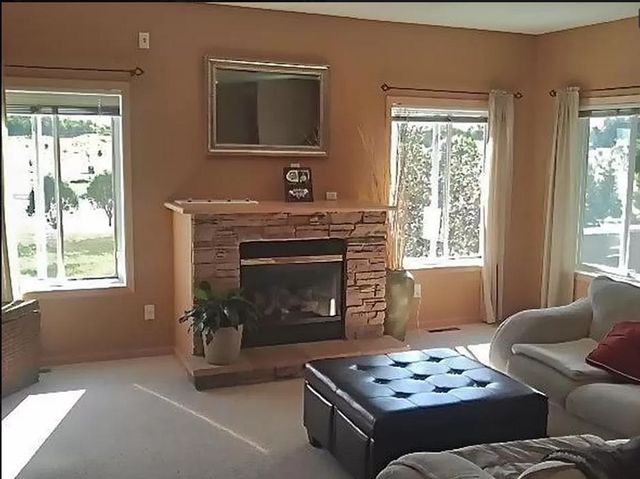 6908 Meadow Grass Ln S, Cottage Grove, MN 55016