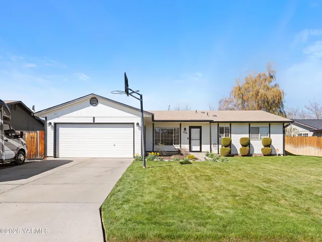 1514 S  74th Ave, Yakima, WA 98908