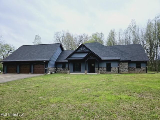 227 Middle Rd, Flora, MS 39071