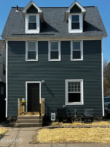 866 Thompson Street, Schenectady, NY 12306