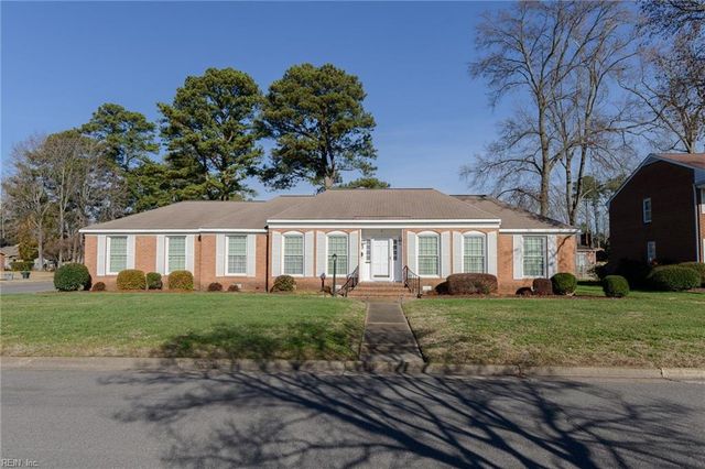 1 Collinwood Cir, Hampton, VA 23666