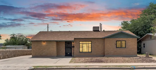 261 S  Maryland St, El Paso, TX 79905