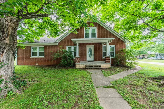 124 E  Center St, Munfordville, KY 42765
