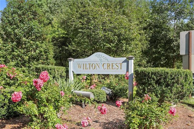 16 Wilton Crst #16, Wilton, CT 06897