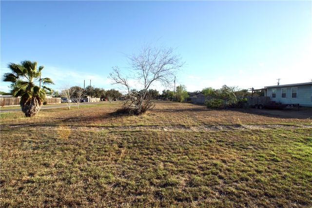 414 E  5th St, Bishop, TX 78343