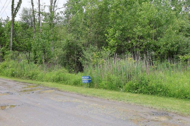 Bischoff Ln, Hopewell Junction, NY 12533