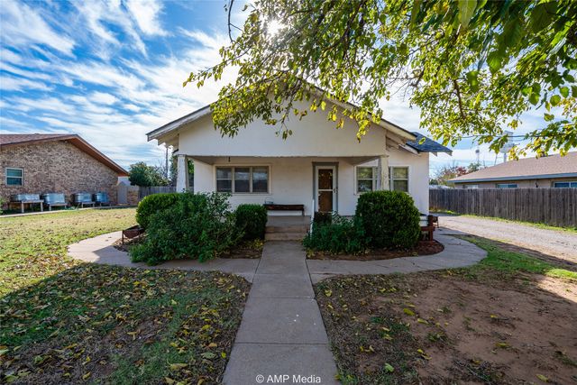 506 E  Beauregard St, Rotan, TX 79546