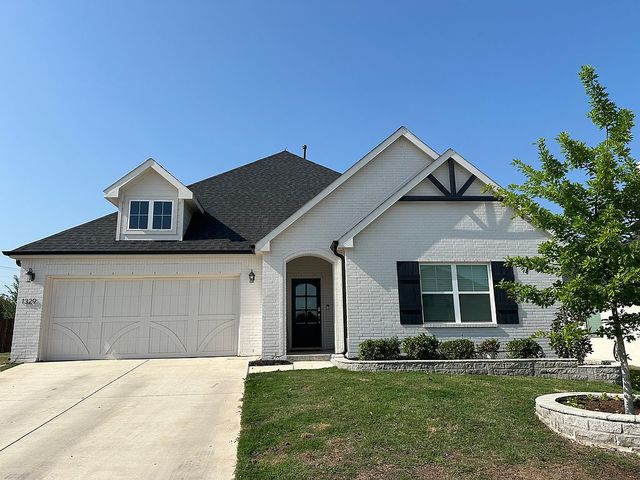 1329 Thistle Hill Trl, Weatherford, TX 76087