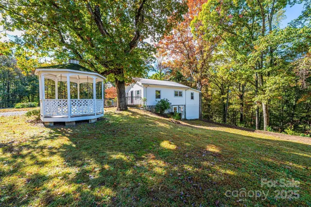 1530 28th St SW, Hickory, NC 28602