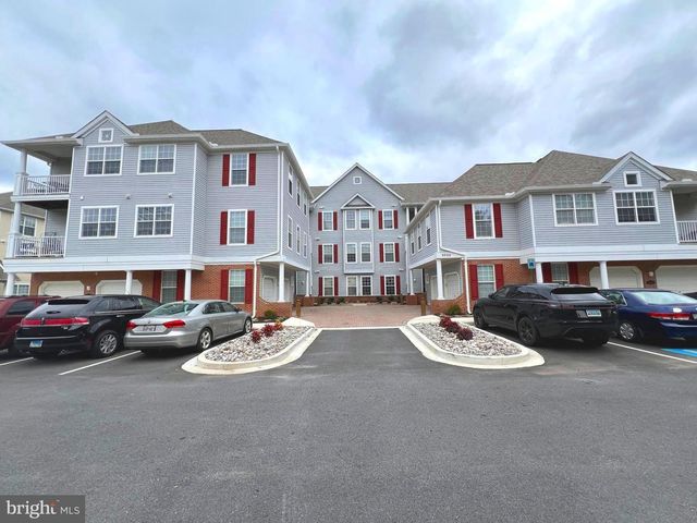 5000 Hollington Dr #305, Owings Mills, MD 21117