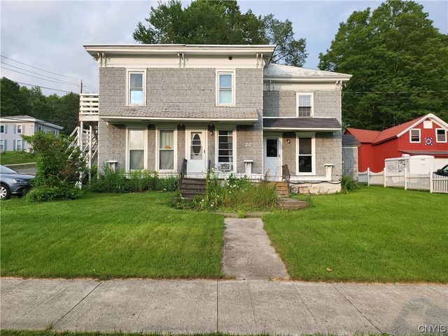 22 Bradford St, Marathon, NY 13803