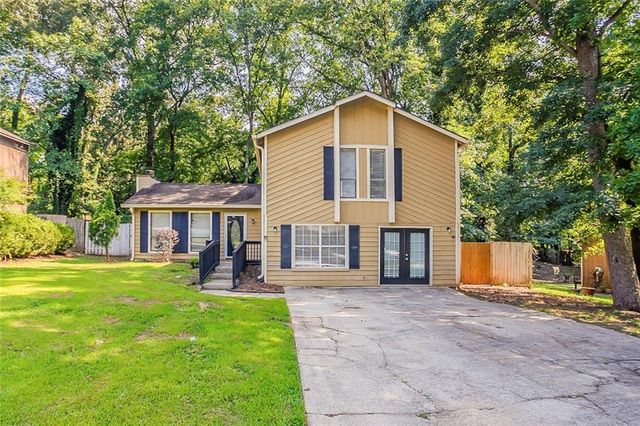 5383 Forest East Ln, Stone Mountain, GA 30088