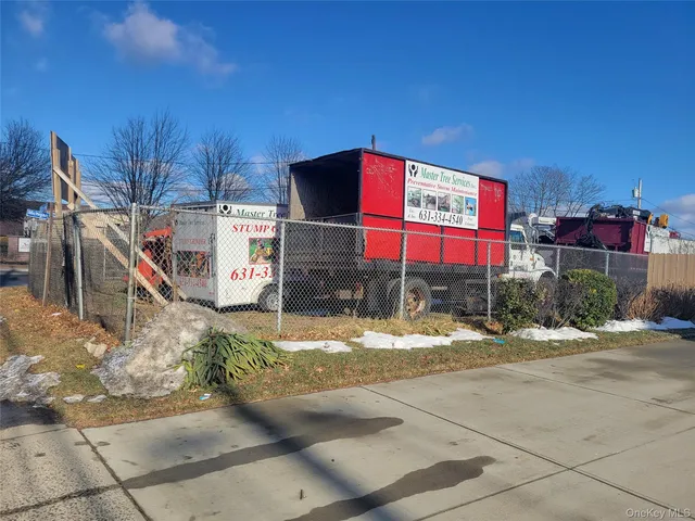 1699 5th Avenue, Bay Shore, NY 11706