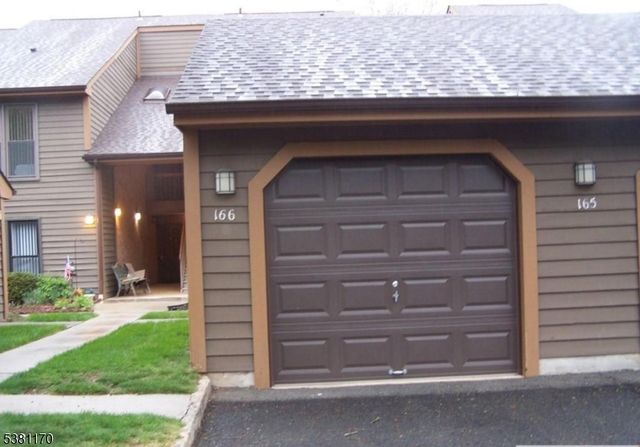 166 Hidden Hollow Ct #166, Edison, NJ 08820