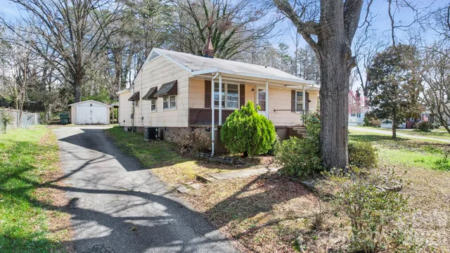 1644 Rankin Lake Rd, Gastonia, NC 28052