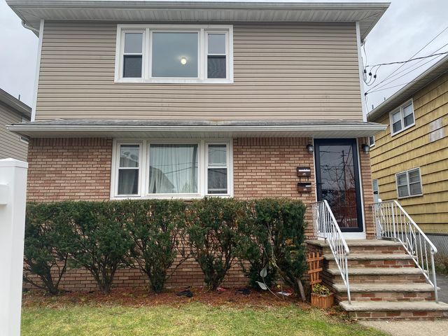 12 Strong St #2, Wallington, NJ 07057
