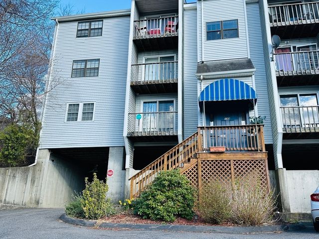 199 Perry Ave #4, Worcester, MA 01610