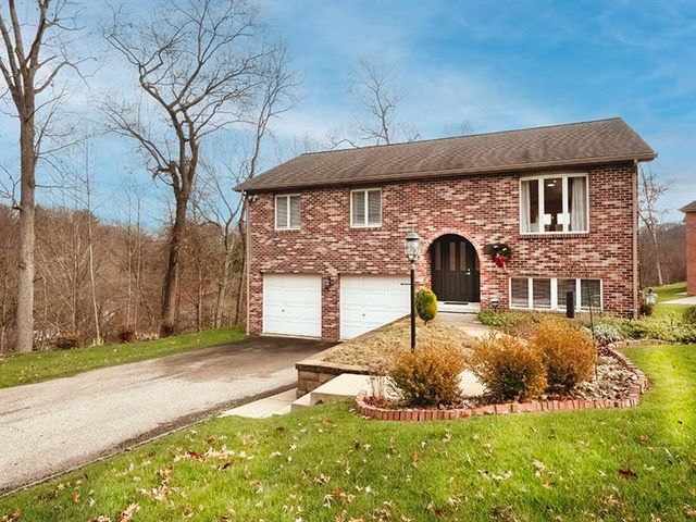3279 Fawnway Dr, Murrysville, PA 15668