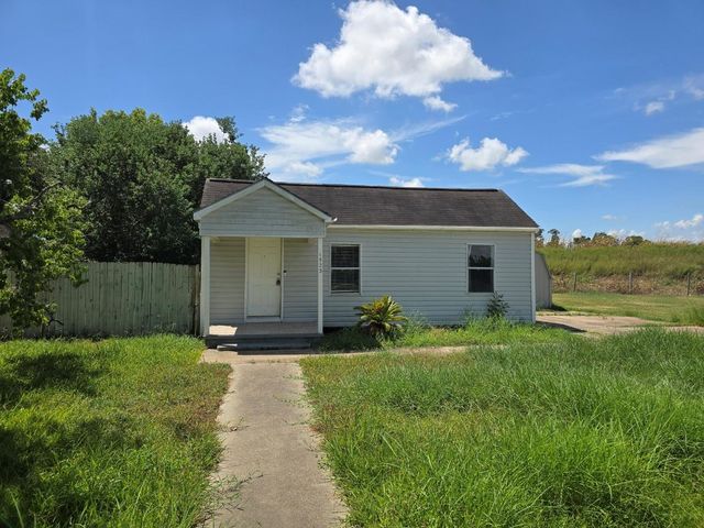 1523 N  Avenue F, Freeport, TX 77541