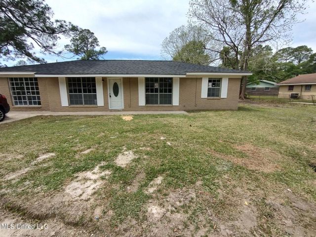 4337 Terrace Dr, Moss Point, MS 39563
