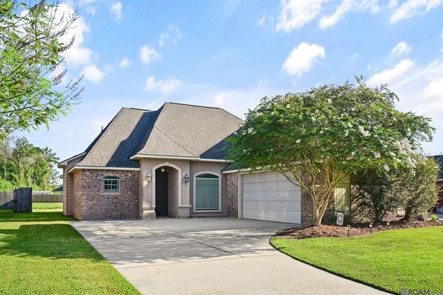 10061 Chanel Dr, Denham Springs, LA 70706