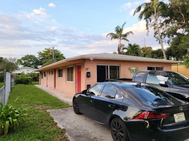 22 SW 9TH Street #1-2, Hallandale Beach, FL 33009