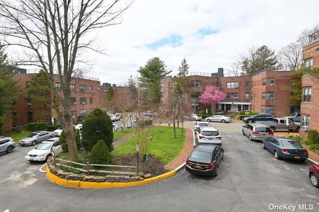3 Town House Place UNIT 3-C, Great Neck, NY 11021