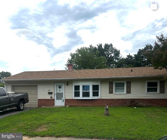 82 Holden Dr, New Castle, DE 19720