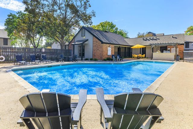 Apartments near JBSA–Randolph AFB in Northeast San Antonio
