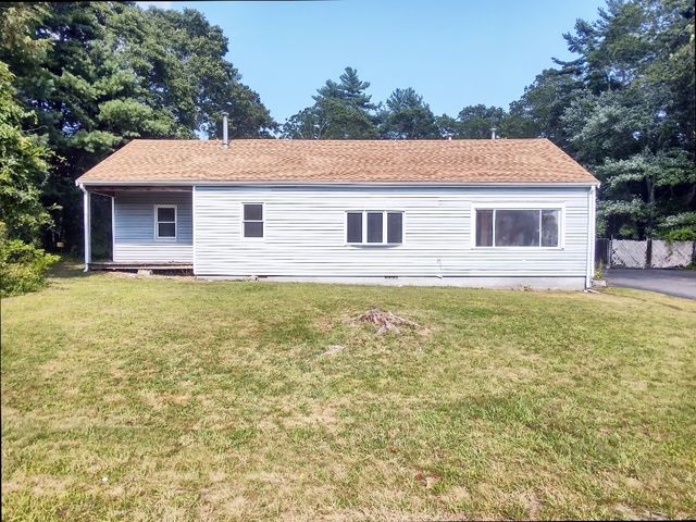 212 Middleboro Rd, East Freetown, MA 02717