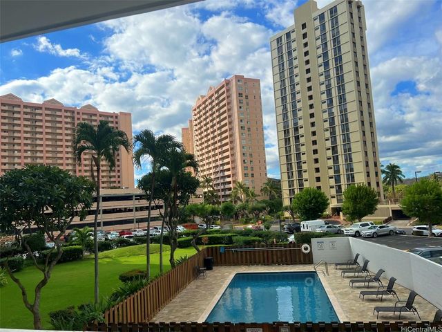 1128 Ala Napunani St #208, Honolulu, HI 96818