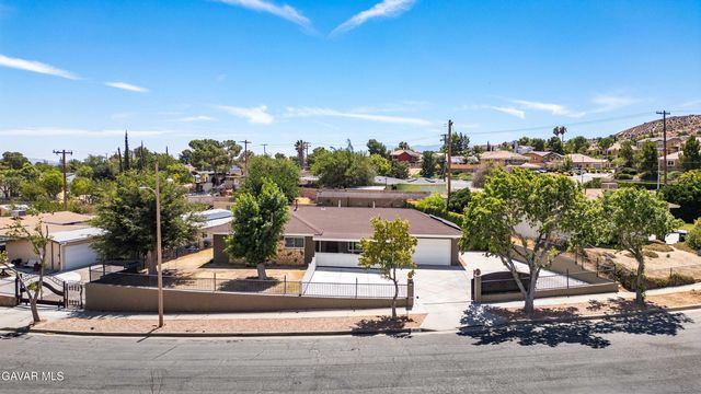 38818 Deer Run Rd, Palmdale, CA 93551