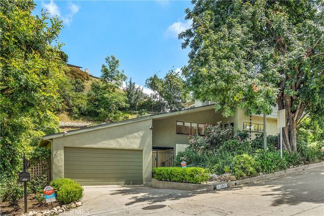 2781 Outpost Dr, Los Angeles, CA 90068