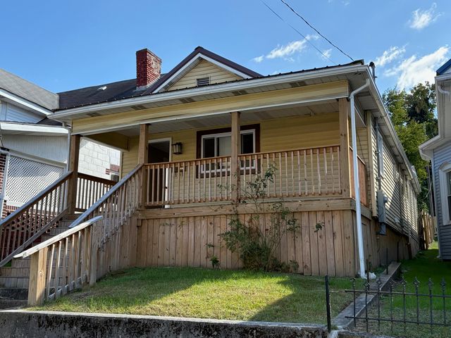 414 Summers St, Hinton, WV 25951