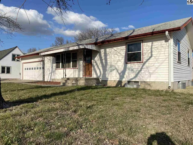 551 S  Oak St, McPherson, KS 67460