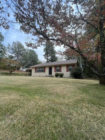 520 Roleson Dr, Forrest City, AR 72335