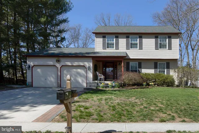 18 Aberdeen Dr, Erial, NJ 08081