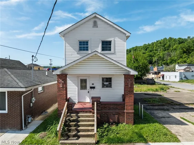 523 Union St, Martins Ferry, OH 43935