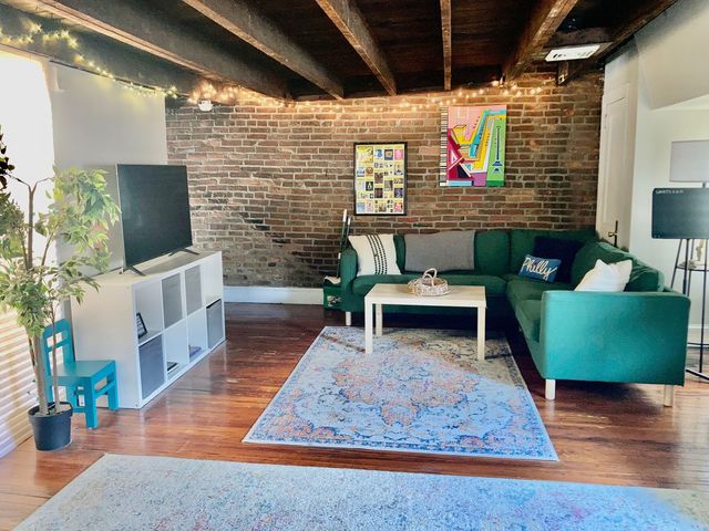 928 Pine St #930, Philadelphia, PA 19107