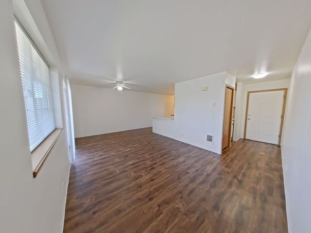 780 S  2nd St #4, Harrisburg, OR 97446