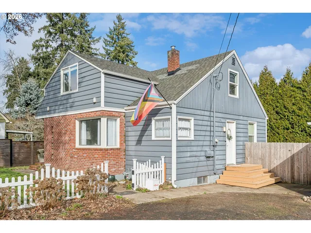 18418 SE Blanton St, Milwaukie, OR 97267