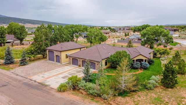 2112 S  Chekshani Cliffs Ln, Kanarraville, UT 84742