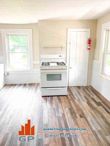 68 Elm St #3, Saint Johnsbury, VT 05819