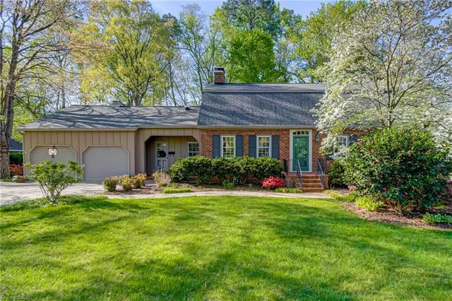 3750 Kirklees Rd, Winston Salem, NC 27104