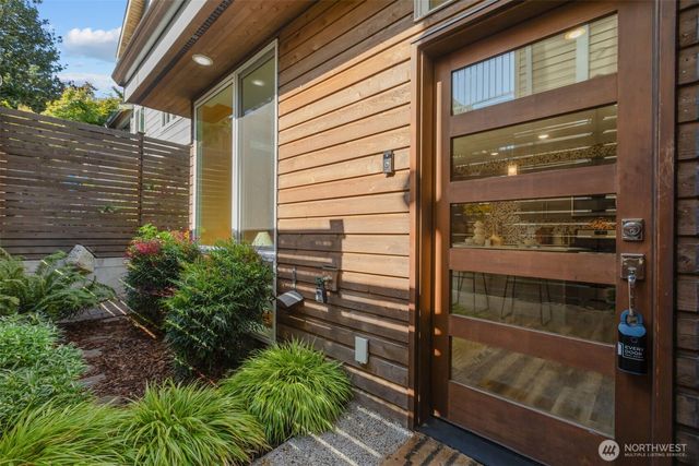 9221 Linden Avenue #C, Seattle, WA 98103