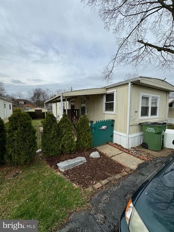 950 Orchard Ave #17, Camp Hill, PA 17011
