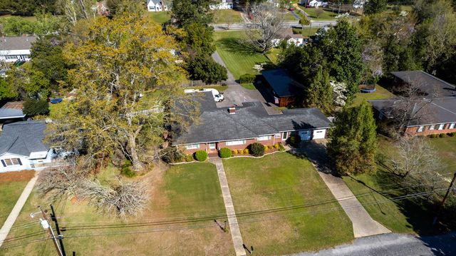 311 N  Meadow Dr, Manning, SC 29102