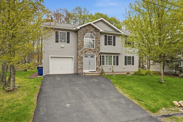 6000 Boardwalk Dr, Tobyhanna, PA 18466