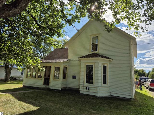 200 W  4th St, Whittemore, MI 48770