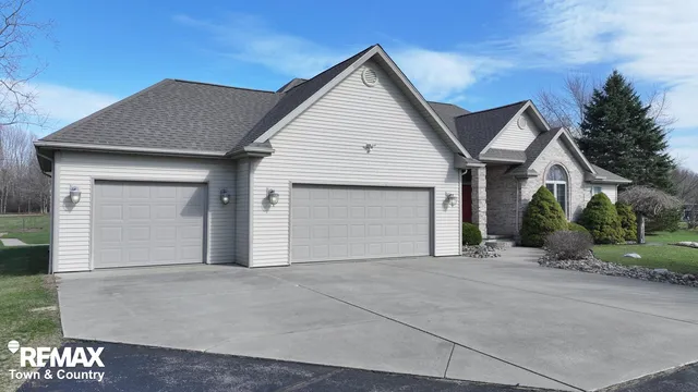 10368 N  Jennings Rd, Clio, MI 48420